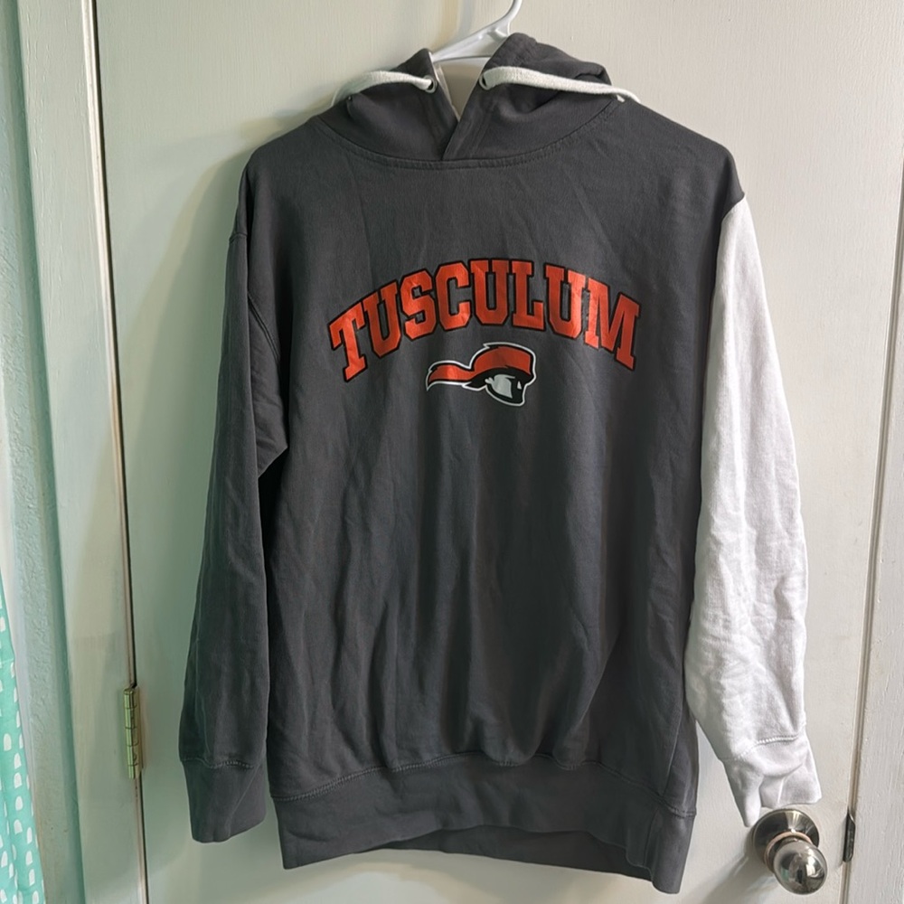 Tusculum University hoodie size Medium